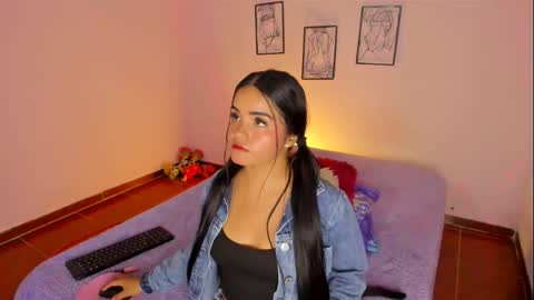 Snapshot of valeri_10 chatting on October 5, 6:22 am valeri_10 online show from October 5, 6:22 am