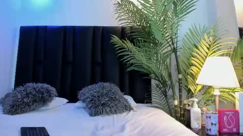 valeri_tafur online show from July 28, 2:13 pm