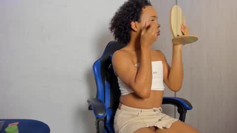 valeria_hustoon online show from March 4, 12:51 am