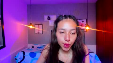 Snapshot of valeria_rossi7 chatting on December 4, 4:21 pm Valeria online show from December 4, 4:21 pm