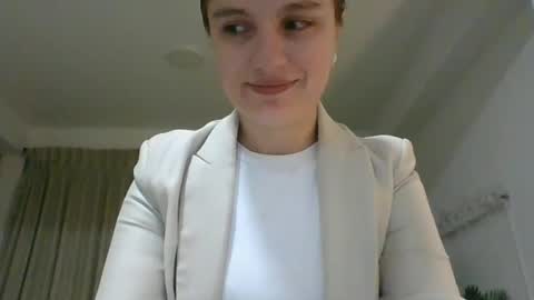 valeriafrannco online show from October 7, 11:56 pm