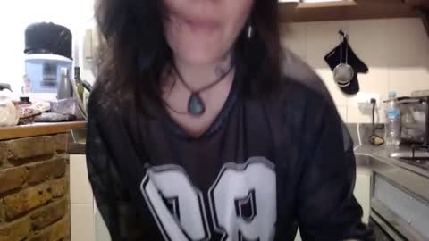 Val online show from February 9, 2:53 pm