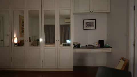 Valerie online show from November 29, 1:24 am