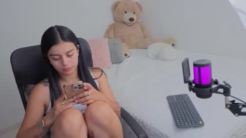 Juli C online show from February 1, 12:08 am