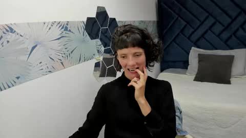 VALERY MORE online show from November 25, 1:32 pm