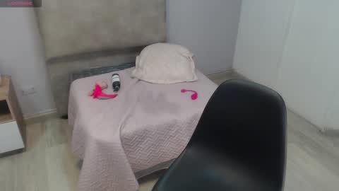 valevicious online show from November 1, 5:56 pm