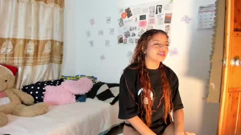 VALIENTE  online show from January 31, 2:37 am