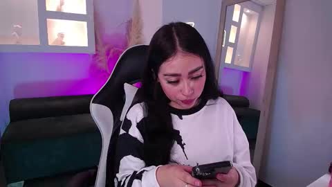 vallolett__ online show from March 25, 11:55 pm