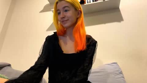 Emily online show from February 19, 3:11 pm