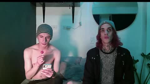 Vamp Noah and Dan online show from February 1, 5:18 am