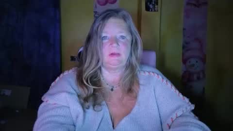 vampwoman online show from December 19, 4:13 pm