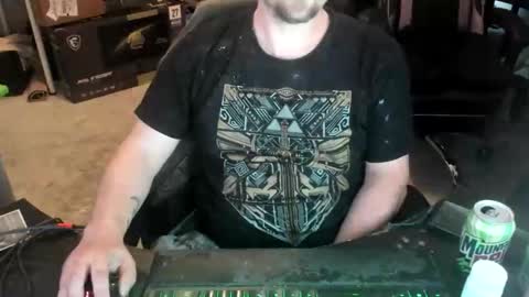 vandonh online show from May 24, 6:14 pm