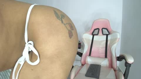 vanelikrose online show from April 7, 6:04 am