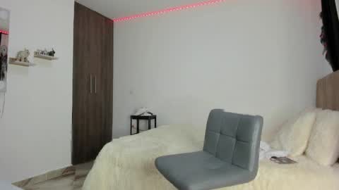 vanesa_g1 online show from April 8, 4:15 am