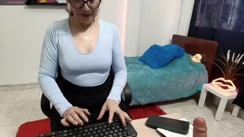 Vanesa online show from April 8, 1:03 pm