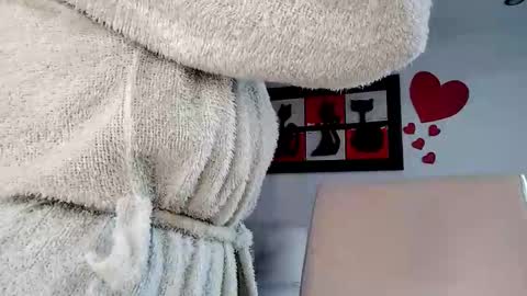 vanessa and samantha online show from February 18, 5:02 pm