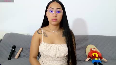 vanessaadol online show from June 9, 9:31 am