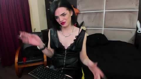 Vanessa Queen online show from January 15, 12:30 am