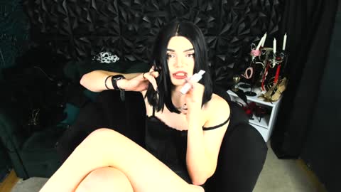 Vanessa Queen online show from December 18, 2:49 pm