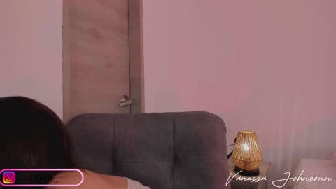 vanessajohnsonn online show from November 19, 10:08 pm