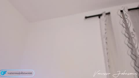 vanessajohnsonn online show from January 27, 12:54 am