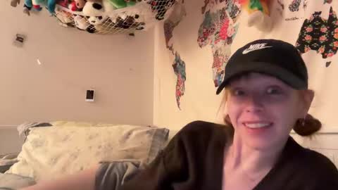 Vanessa  online show from March 15, 6:40 am