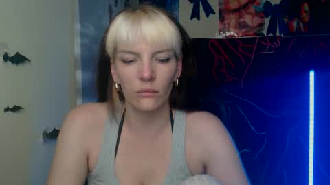 Vanessa online show from May 10, 4:13 pm