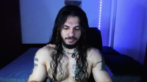 vanvelckan_ online show from November 4, 12:56 am