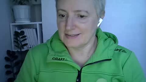 vea_motty online show from April 8, 4:43 pm