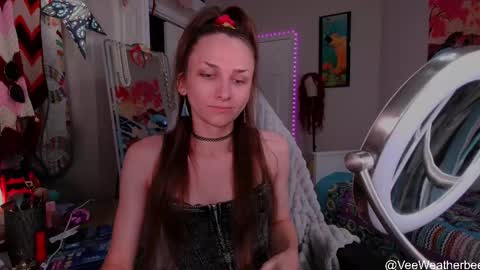 Violet Weatherbee online show from May 16, 11:58 pm
