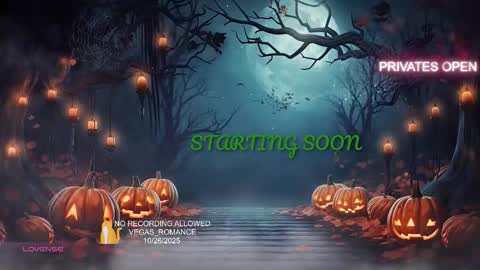 Snapshot of vegas_romance chatting on October 27, 12:43 am vegas_romance online show from October 27, 12:43 am