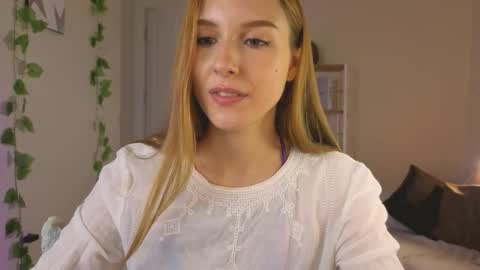 Snapshot of vegas_v chatting on September 13, 3:36 pm Maria online show from September 13, 3:36 pm