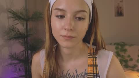 Snapshot of vegas_v chatting on October 8, 2:34 pm Maria online show from October 8, 2:34 pm