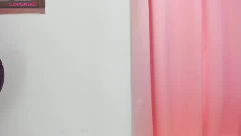 velez_isa online show from February 24, 1:47 pm