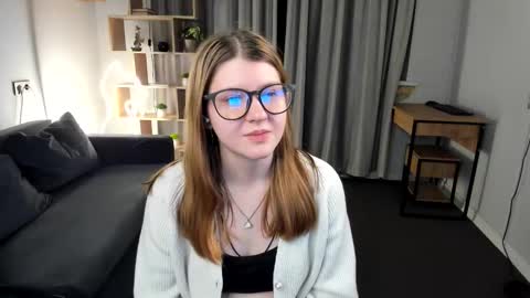 Alice online show from January 17, 2:04 pm