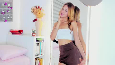 Rosana y Mia online show from April 29, 1:05 pm