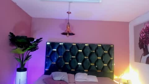 Isabella  online show from June 9, 11:54 am