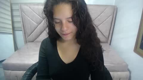 velvet_moon_v online show from September 27, 1:09 pm