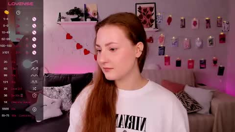 Mia online show from April 29, 8:52 am