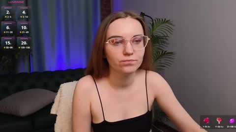 CLEOshort hair  TIna long hair  online show from March 2, 3:27 pm