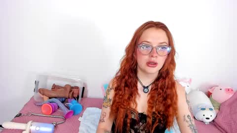 Yvonne online show from April 5, 7:11 pm