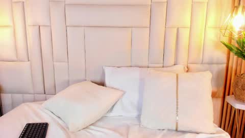 venez sofia  online show from March 27, 11:39 pm