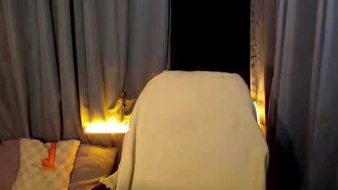 I am Colly Your mystery girl online show from April 9, 5:33 am