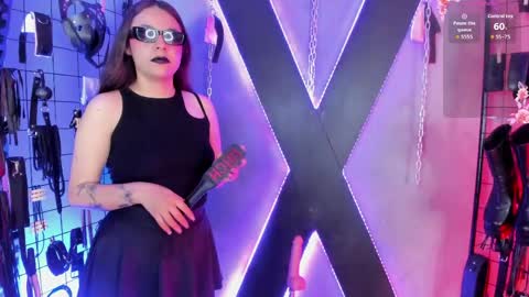 Venus and Lexy online show from June 1, 11:33 am