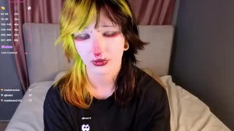 Erica online show from November 10, 8:44 pm