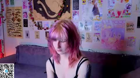 Erica online show from May 18, 8:04 pm
