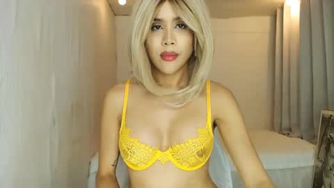 CHLOE the C  L are silent online show from February 13, 12:57 am