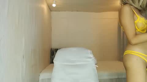 CHLOE the C  L are silent online show from February 13, 4:00 am