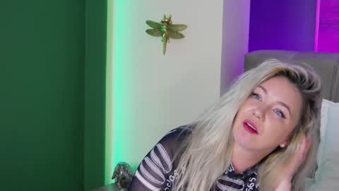 VeraNoires online show from May 23, 7:04 am