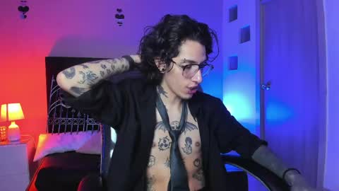vergil_noir online show from May 1, 4:50 am
